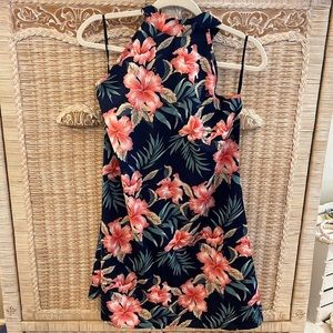 Super cute silky halter neck short dress~tie back~large~pretty tropically print